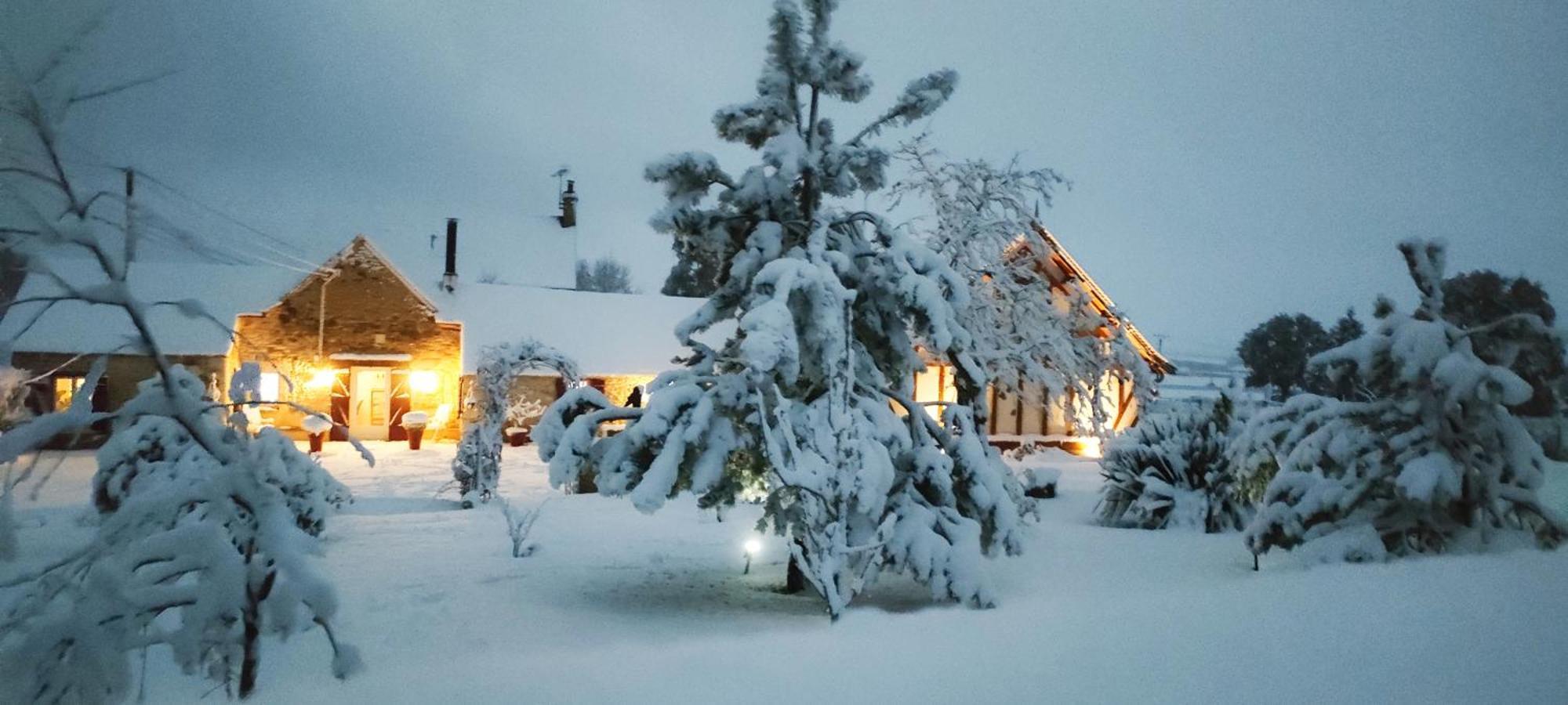 Les Lys Jolie Suite Parentale Privative Deux Adultes Avec Sdd Pertheville-Ners Luaran gambar